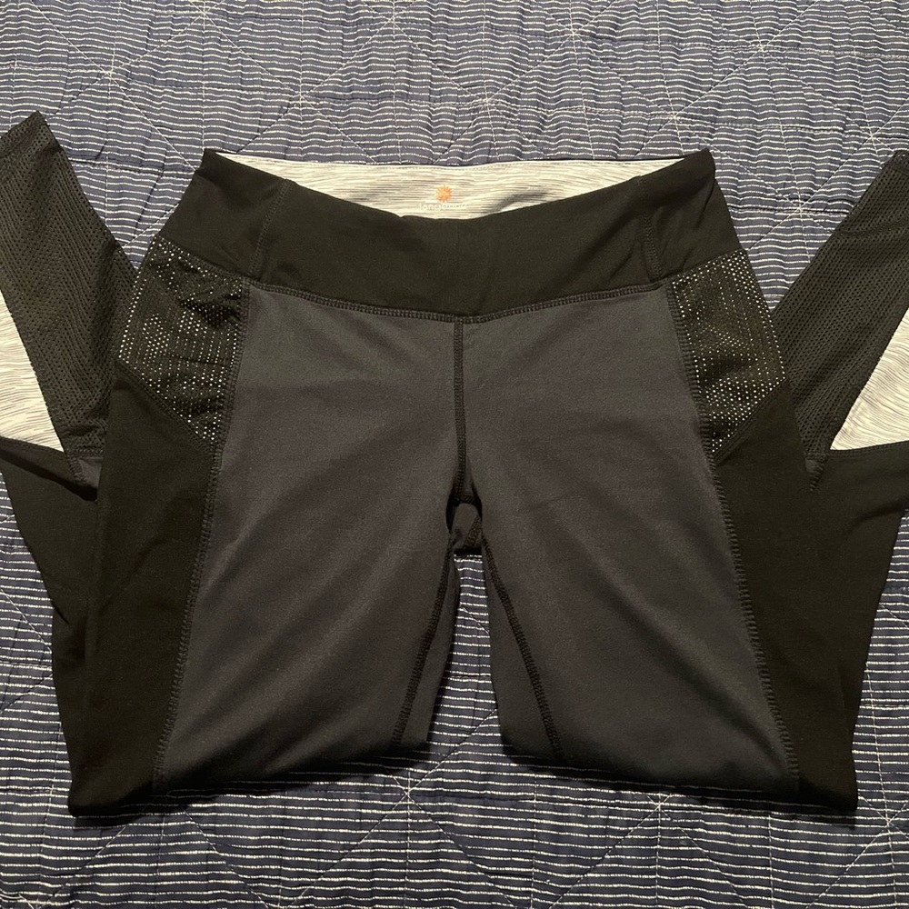 Tangerine Size M leggings